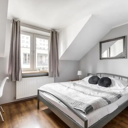 Stara Praga Krokodyl Rooms&dorms-praga Poludnie *
