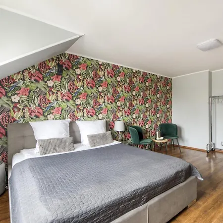 Krokodyl-stara Praga -czapelska 24