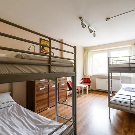Stara Praga Krokodyl Rooms&dorms-praga Poludnie Auberge de jeunesse Varsovie