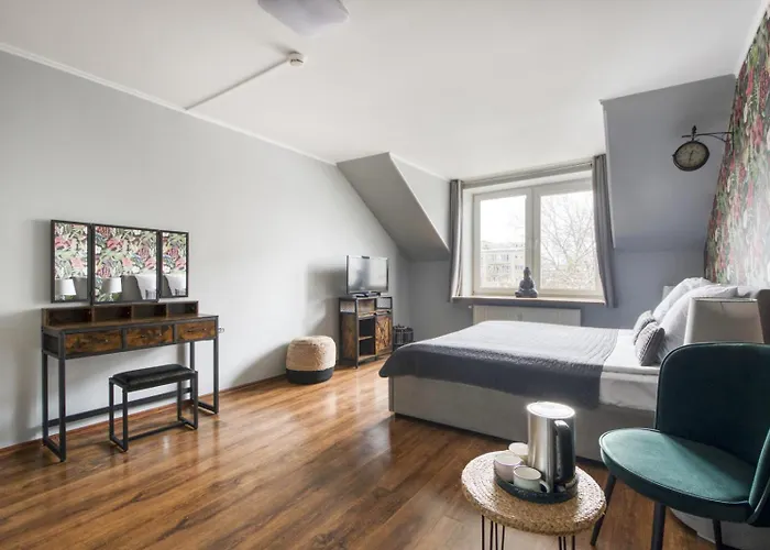 Krokodyl-stara Praga Południe * Warszawa